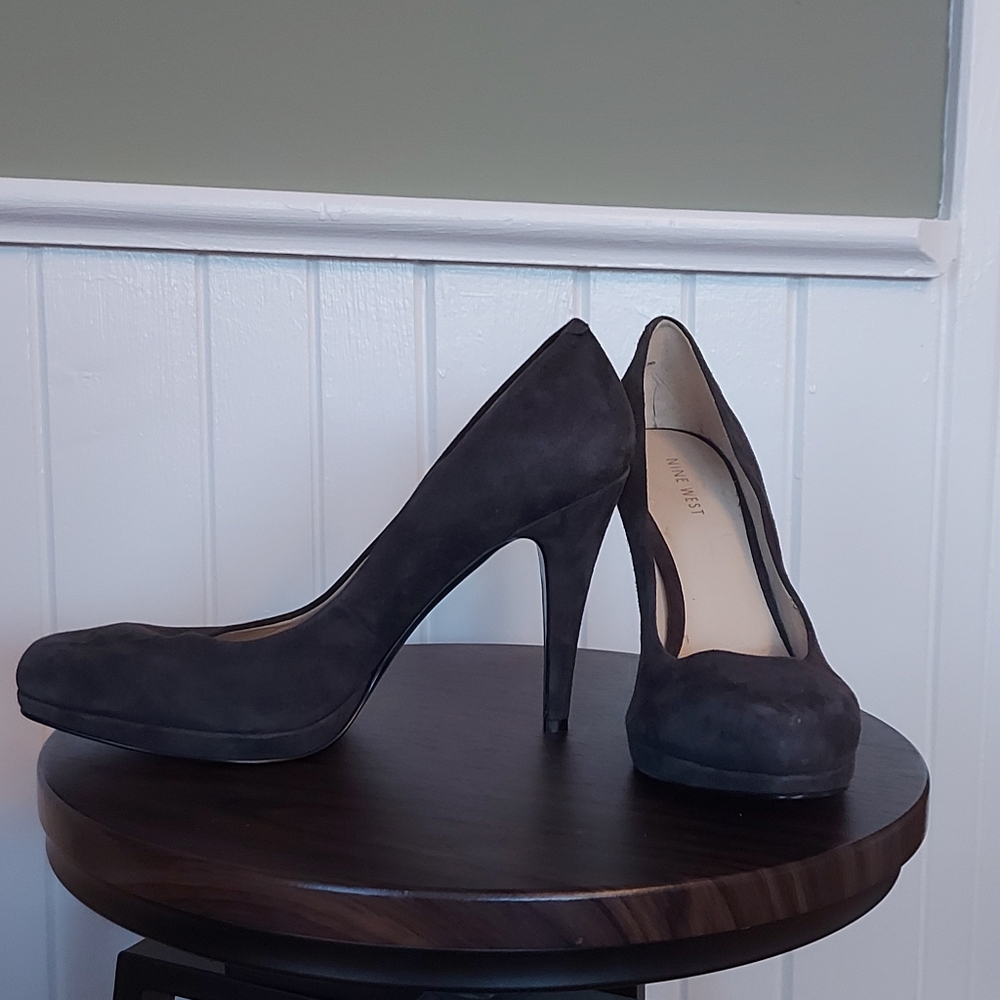 Nine West Dark Grey Suede Classic Pump - 4.5 inch heel
